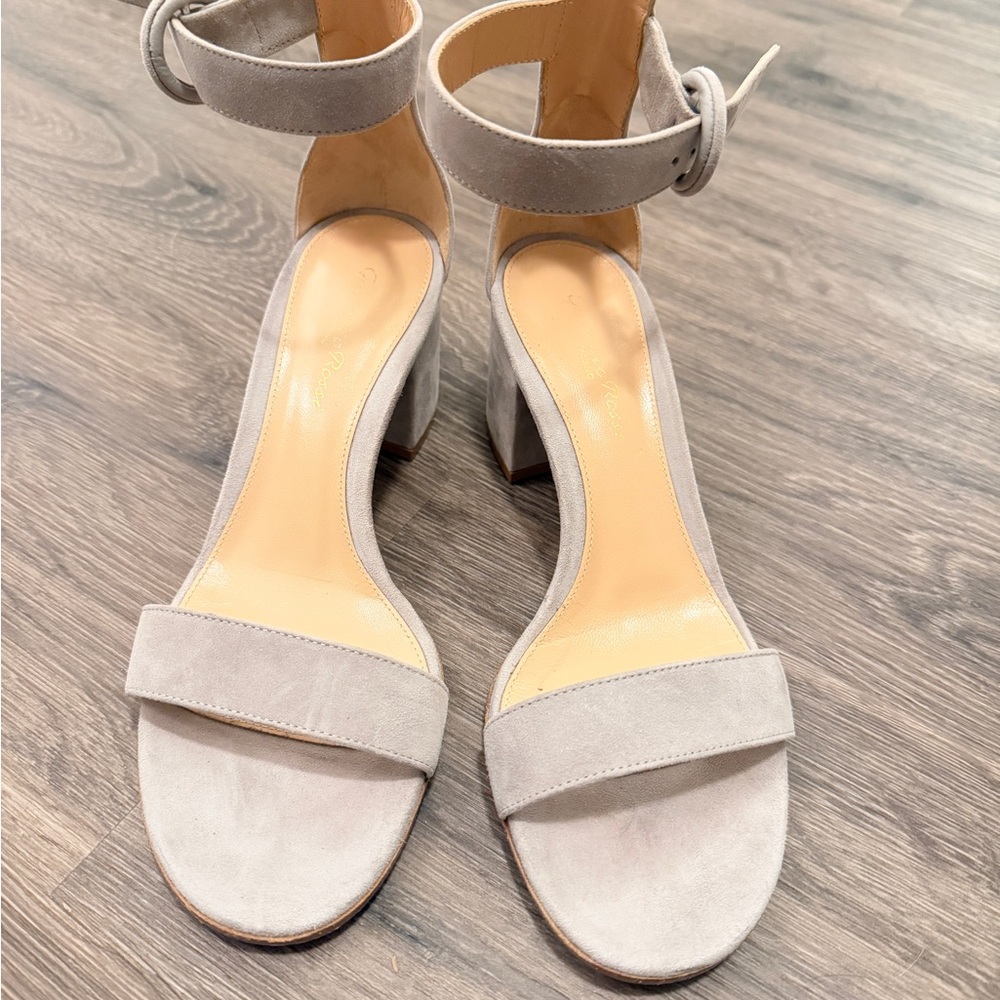 Gianvito Rossi Light Gray Suede Heels